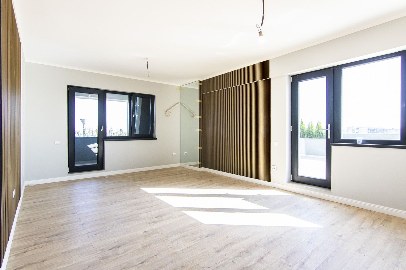Apartament cu 4 Camere | 170 mp | 42 mp Terasa | Militari | Metrou Pacii - Poză 1