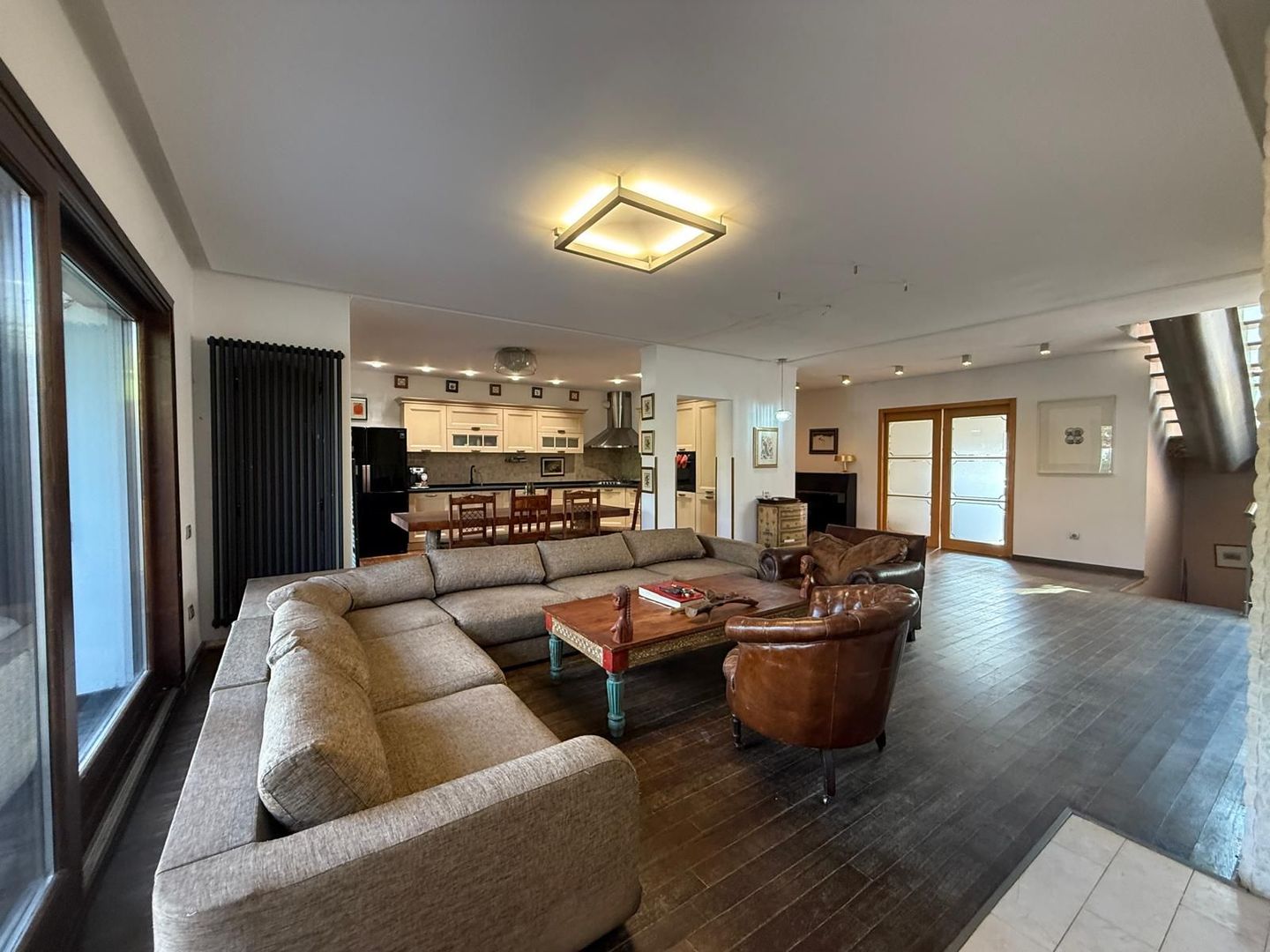 Vila 5 camere cu LIFT| Complex privat cu piscină | Iancu Nicolae - Poză 1