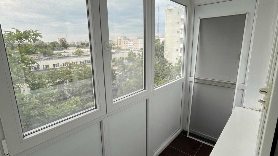 Apartamet cu 3 camere de închiriat - Poză 2