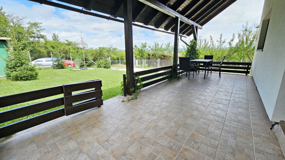 Vila noua-Sanpetru Dealul Lempes, zona verde si linistita - Poză 1