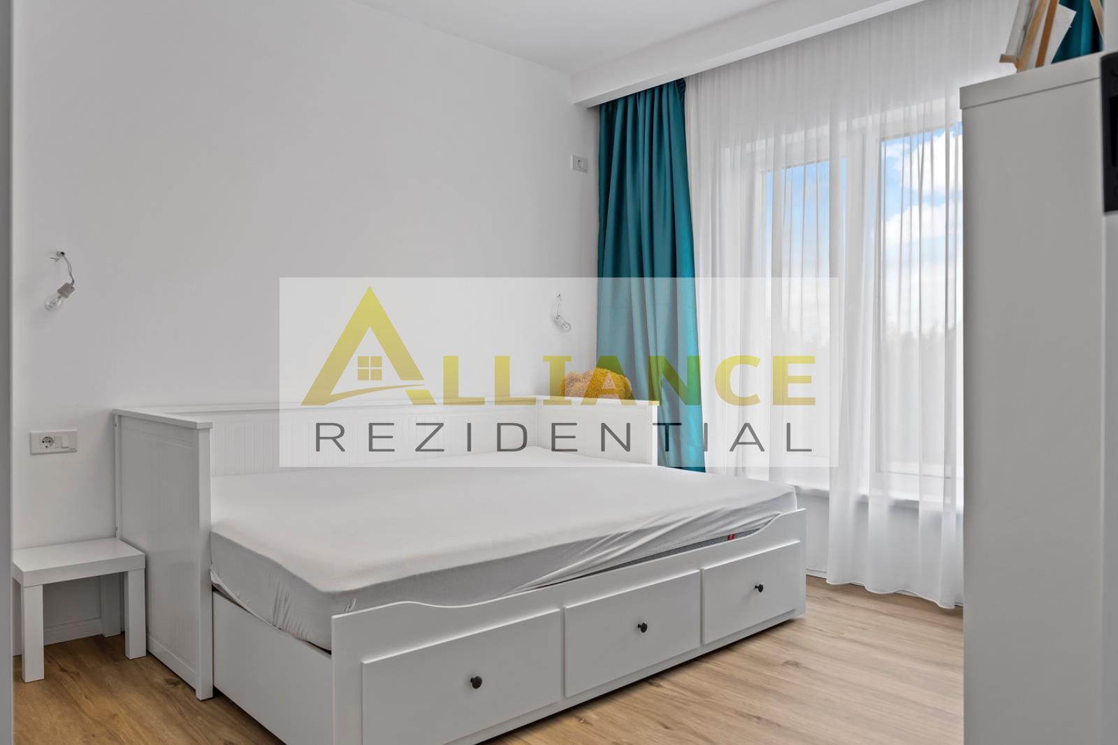 Casa individuala || P+1E+POD || 4 camere - 3 bai  || 300 mp teren || - Poză 24