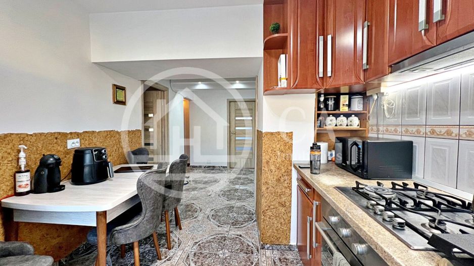 Apartament cu 4 camere de vânzare in zona Nufărul, Oradea - Poză 5