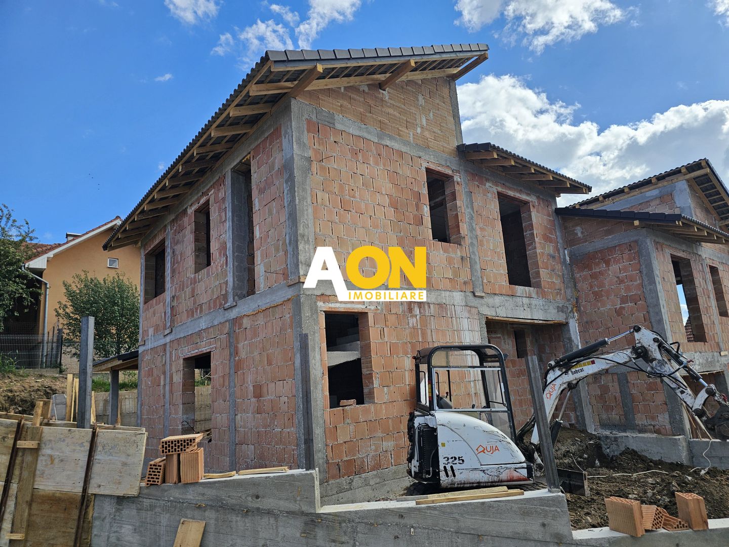 Duplex modern 121 mp utili, 4 camere, curte 315 mp, zonă liniștită - Poză 1