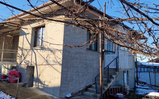 Casă / Vilă cu 3 camere de vânzare în Falticeni - Poză 2