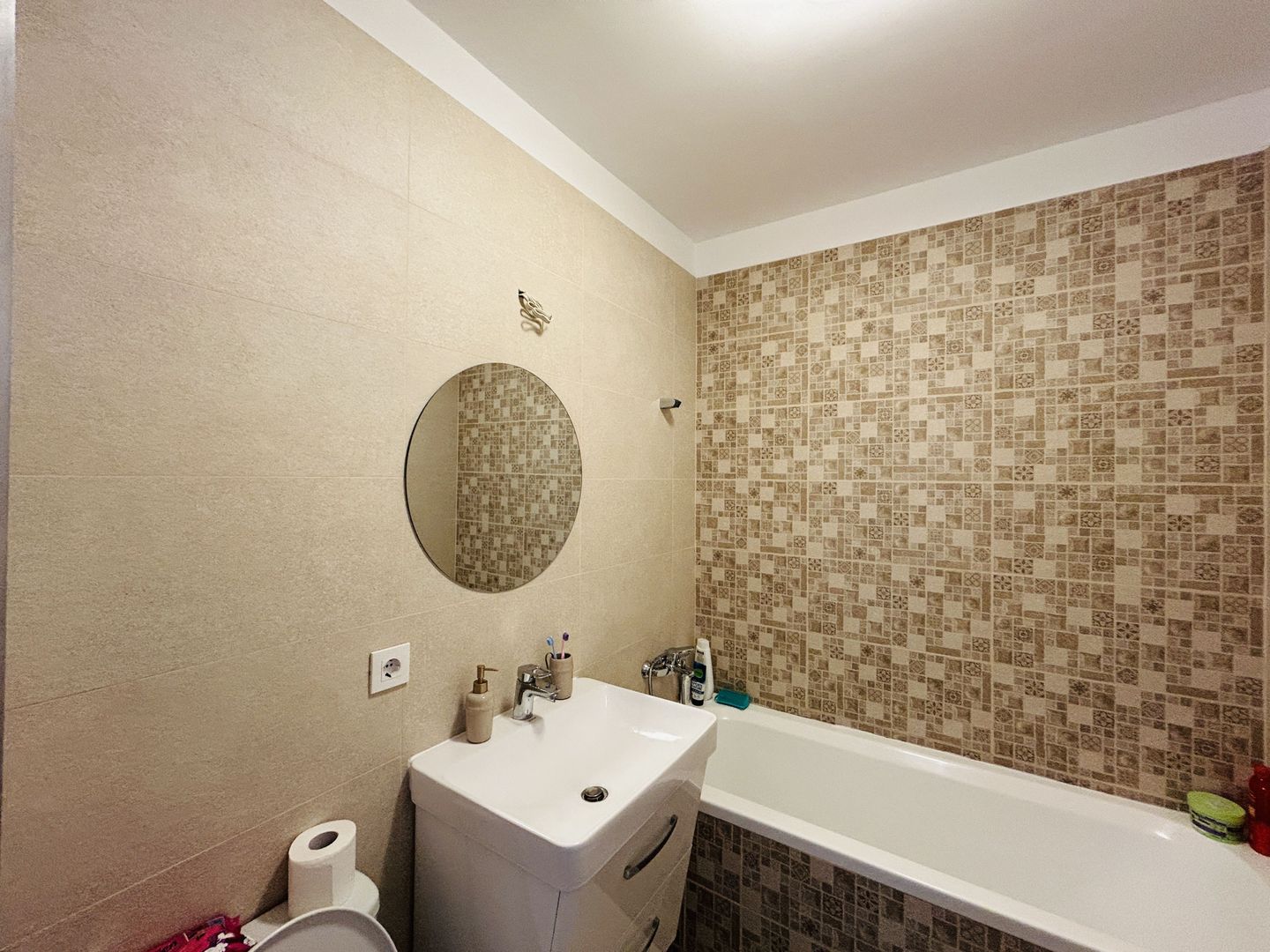 Apartament de vanzare, bloc nou, cu lift, bucatarie separata, dressing - Poză 16