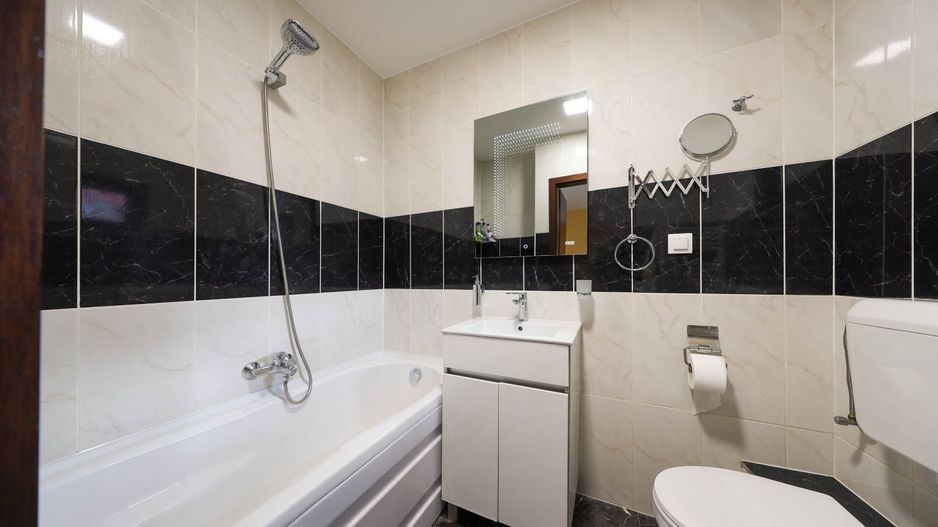 Casă deosebită de vânzare în centrul Brașovului - Poză 43