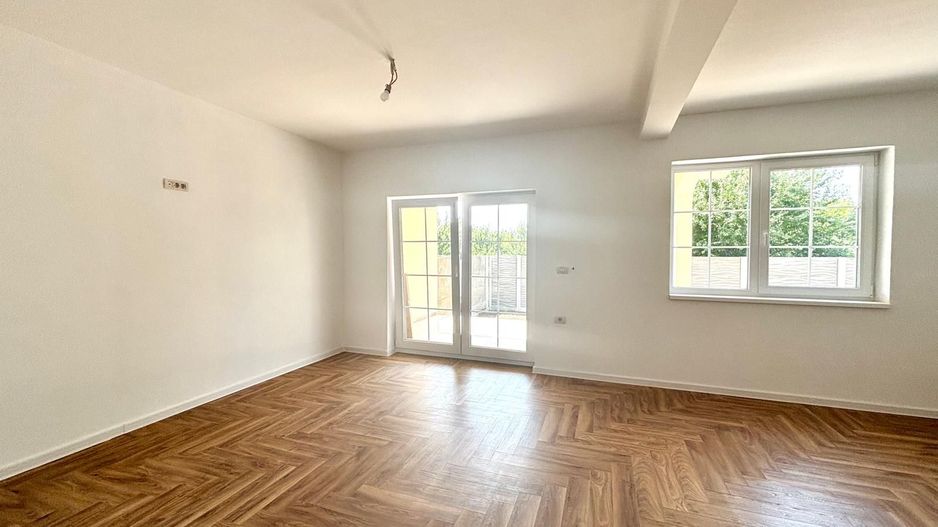 Duplex -4 camere - toate utilitatile - Sag - Poză 5