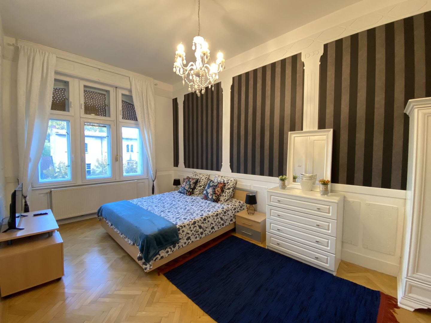 Cladire Istorica, 4 camere, 134 mp, Renovat, Zona Sinaia, Comision 0% - Poză 5