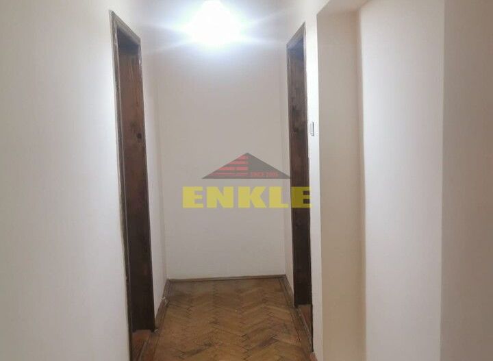 Casa 3 camere, Calea Nationala/Soseaua Iasului la strada principala, 400 euro - Poză 4