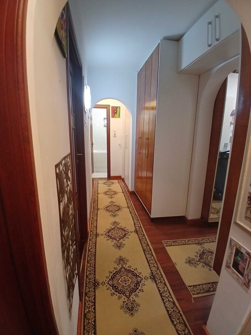 Apartament Luminos 4 Camere.  Decomandat. Zona Universitatea Spiru Haret. - Poză 6