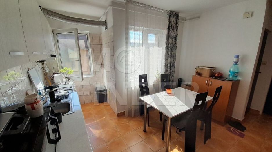 Apartament in Bloc Tip Vila zona Facultatii de Litere - Poză 1