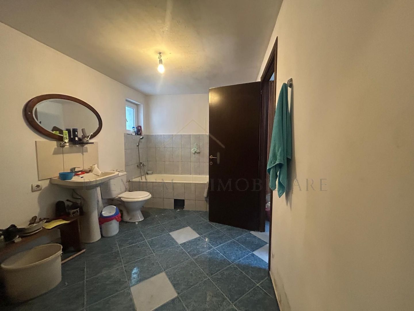 Casă batraneasca+ teren 999 mp intravilan în Oituz - Poză 16