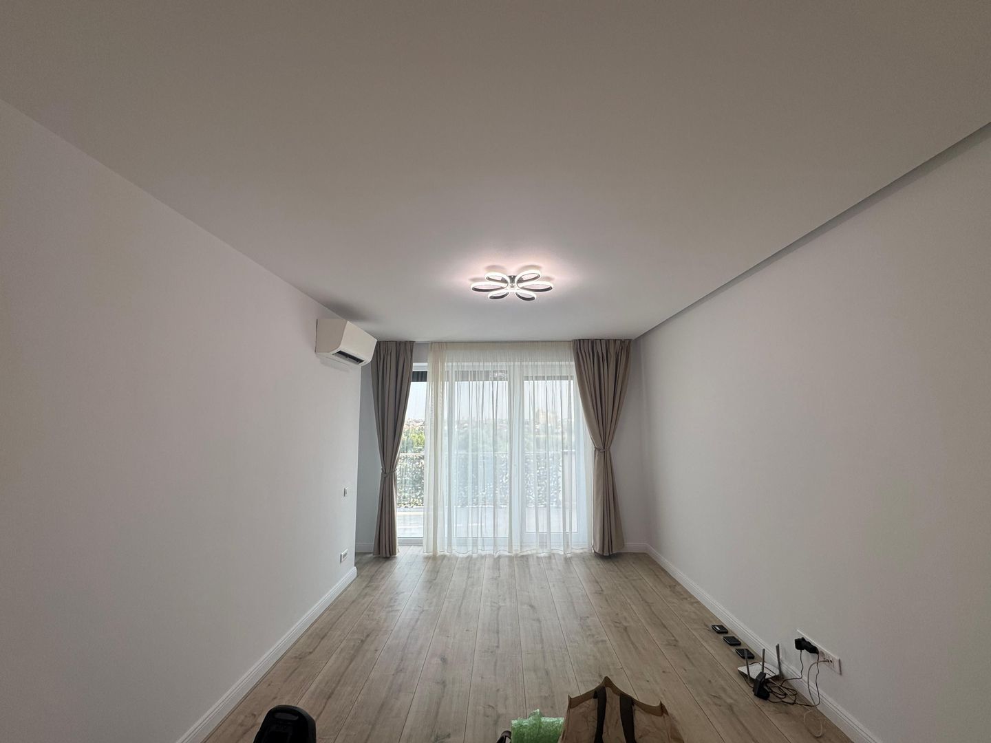 Apartament 3 camere, parcare subterana - Poză 4