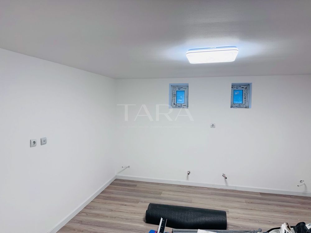 Casă renovată cu teren generos, la intrare în Ciurila. - Poză 5