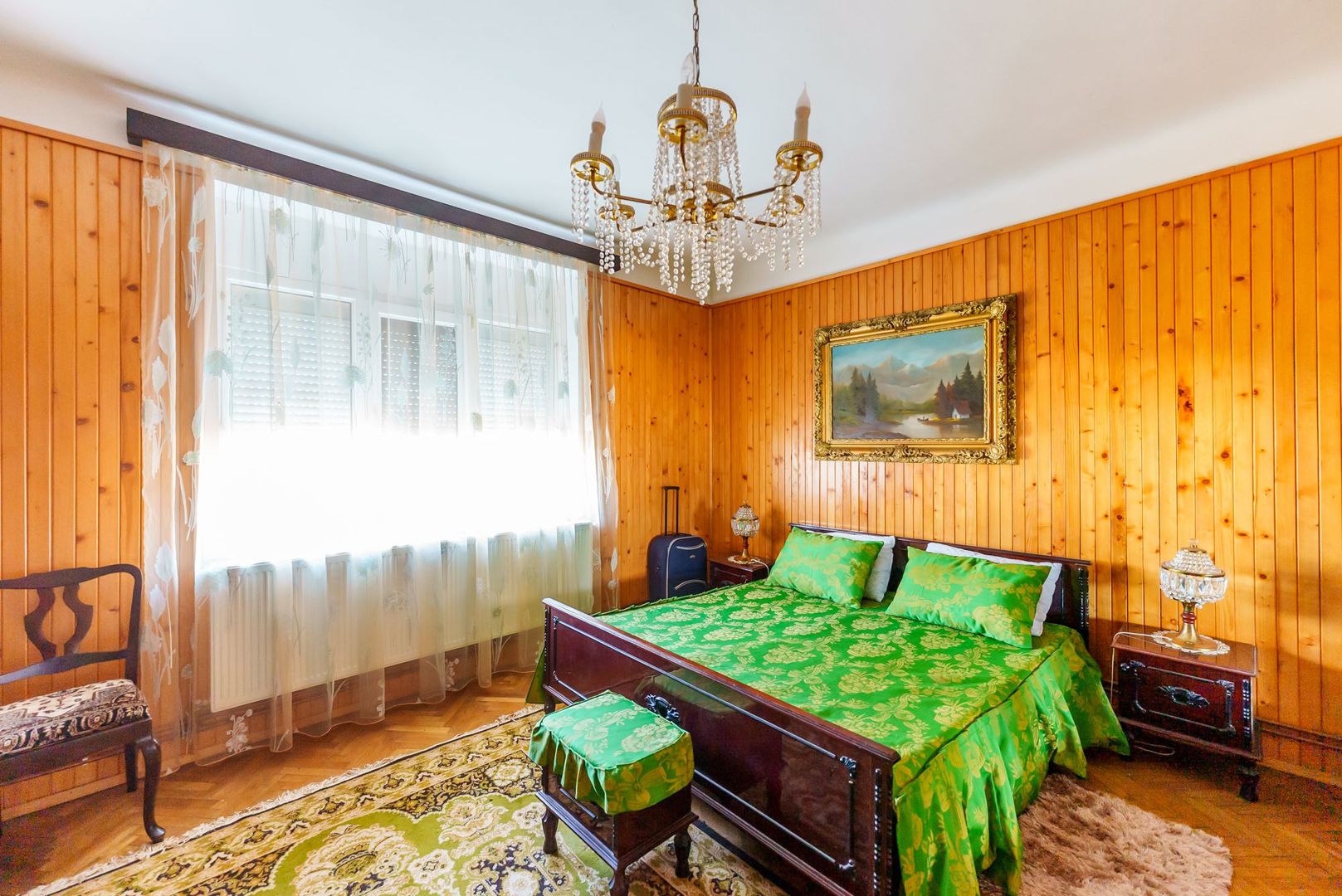 Casă deosebită, în centrul localității Târnova - Poză 4