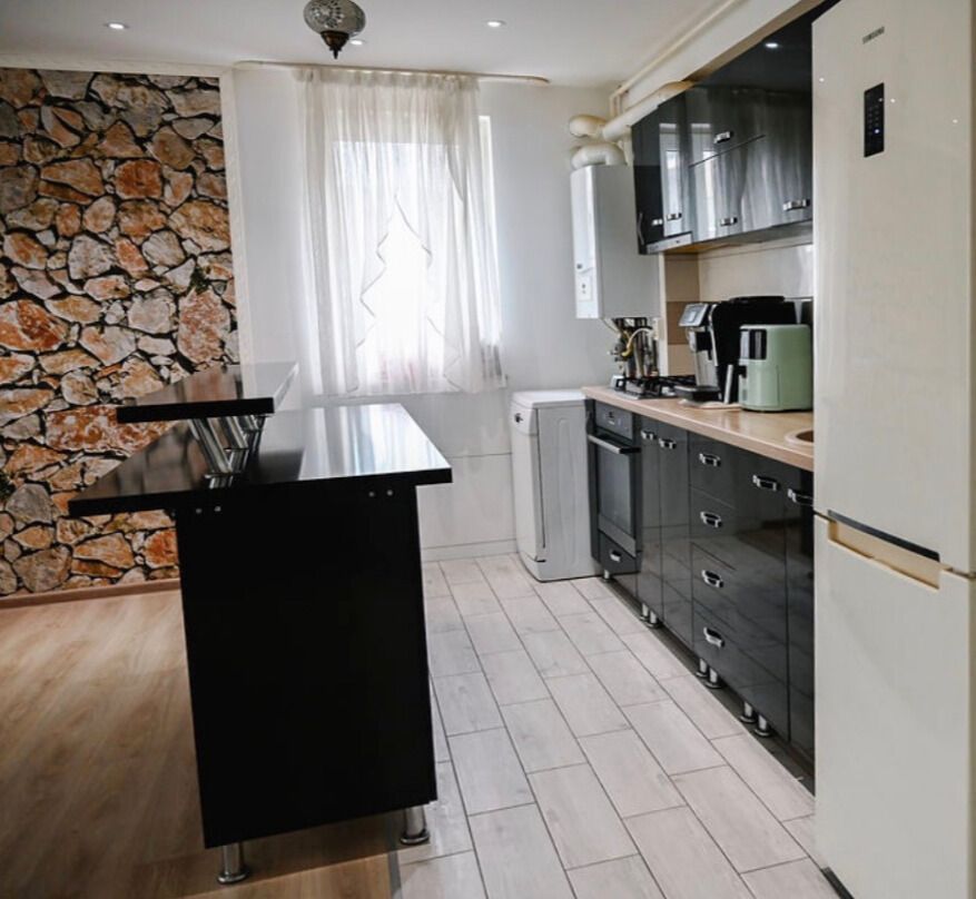 Apartament 3 camere elegant spațios și luminos în cartierul Urban Coresi - Poză 10