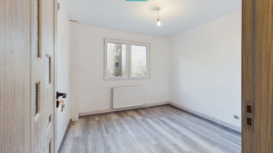 Apartament 3 camere pe str Hateg in Vlaicu - Poză 17