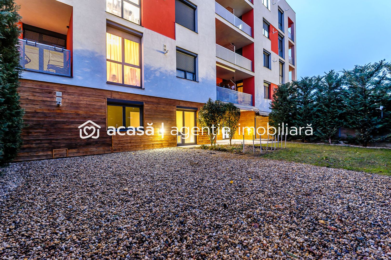 PROPRIETATE VANDUTA Apartament ARED spectaculos cu gradina si garaj - Poză 2