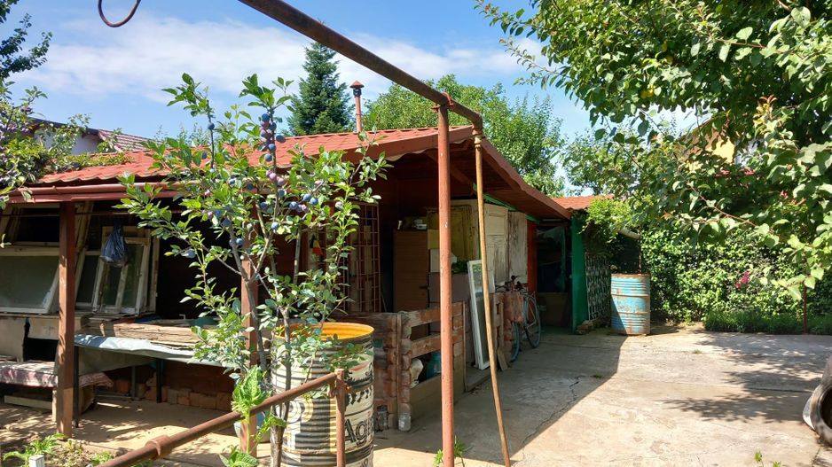 Ag EUROPA vinde teren BERCU ROSU toate utilitatile și casa vacanta. - Poză 4