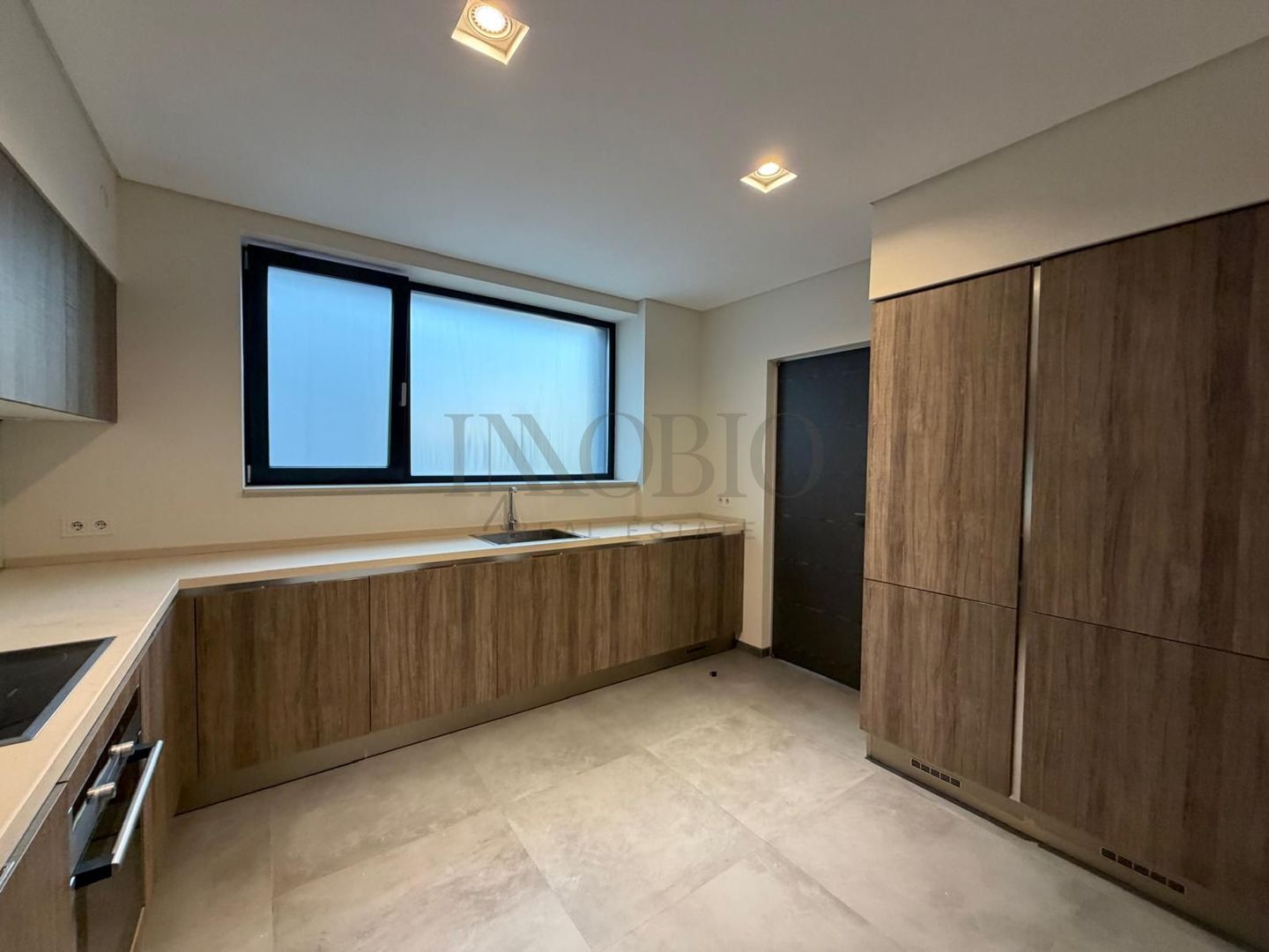 APARTAMENT PREMIUM CU 4 CAMERE ÎN PRIMĂVERII – ELEGANȚĂ si CONFORT - Poză 14