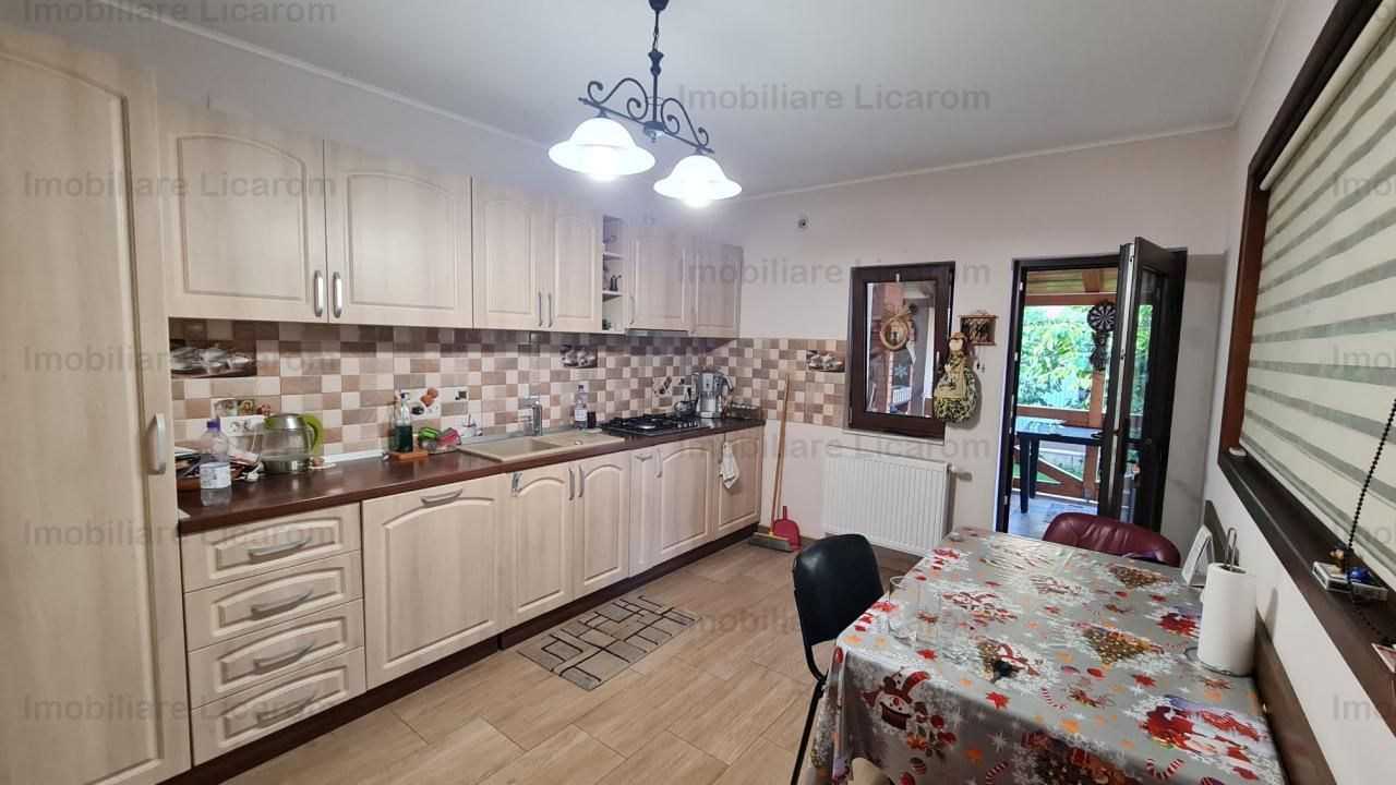 Duplex Sanpetru P+E,5 camere,teren 375 mp,260000 euro - Poză 14