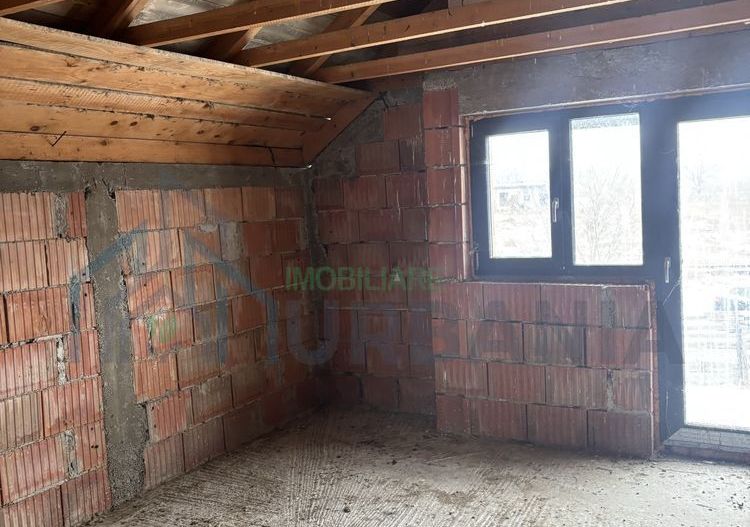 Casă la Roșu plus teren 2500 mp - Poză 5