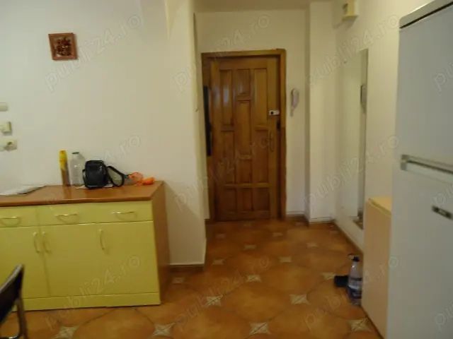 De închiriat  Apartament 2 Camere cu Centrala Proprie, 62 mp Pridvorului - Poză 5