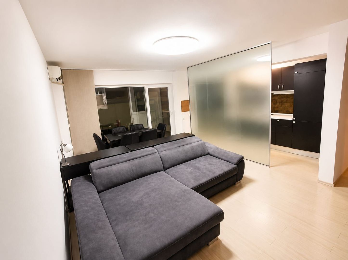 Apartament 2 camere | 18 min metrou Valea Ialomitei | Centrala Bloc | Parcare - Poză 2