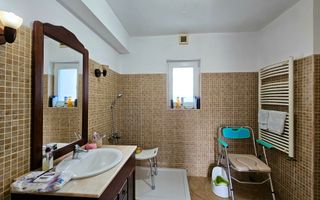 Casa individuala 5 camere | Teren 552mp | Front 15ml | Dambul Rotund - Poză 9