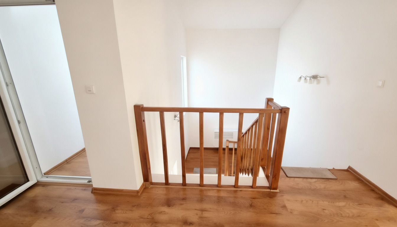 VILA SPATIOASA | 5 CAMERE | CURTE GENEROASA | OTOPENI - Poză 9