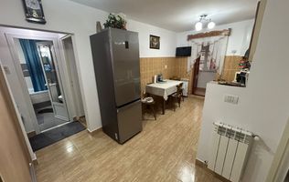 Apartament 2 camere, decomandat - Cugir