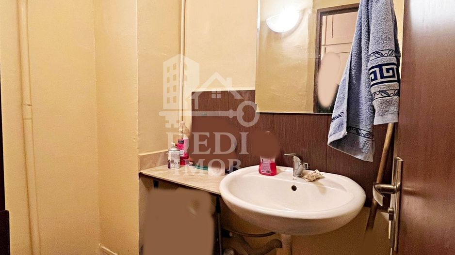 Apartament cu 3 camere de vanzare in zona Rogerius, Oradea - Poză 14