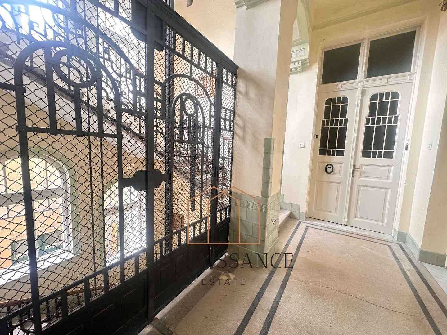 Piata Unirii 6 Camere | 400mp Etaj 3 | Palatul Bruck - renovat - Poză 3