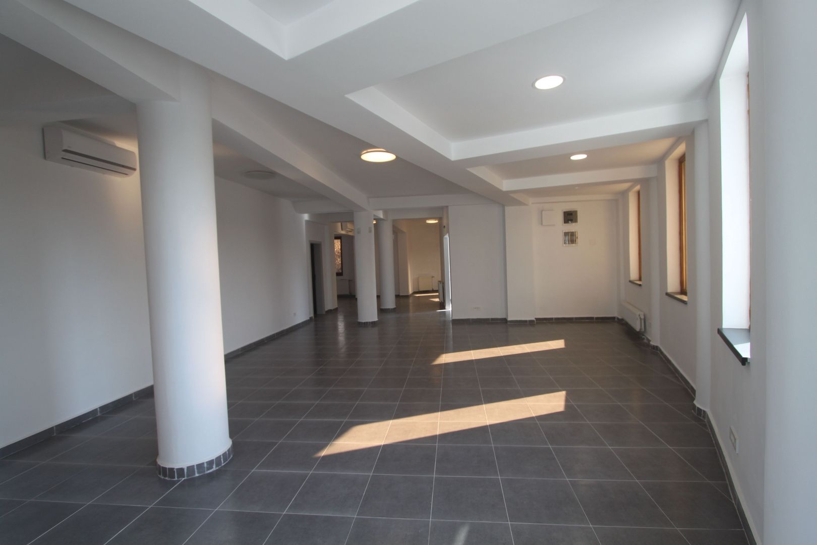 Cladire birouri - 282 mp -  zona Rebreanu - Poză 14