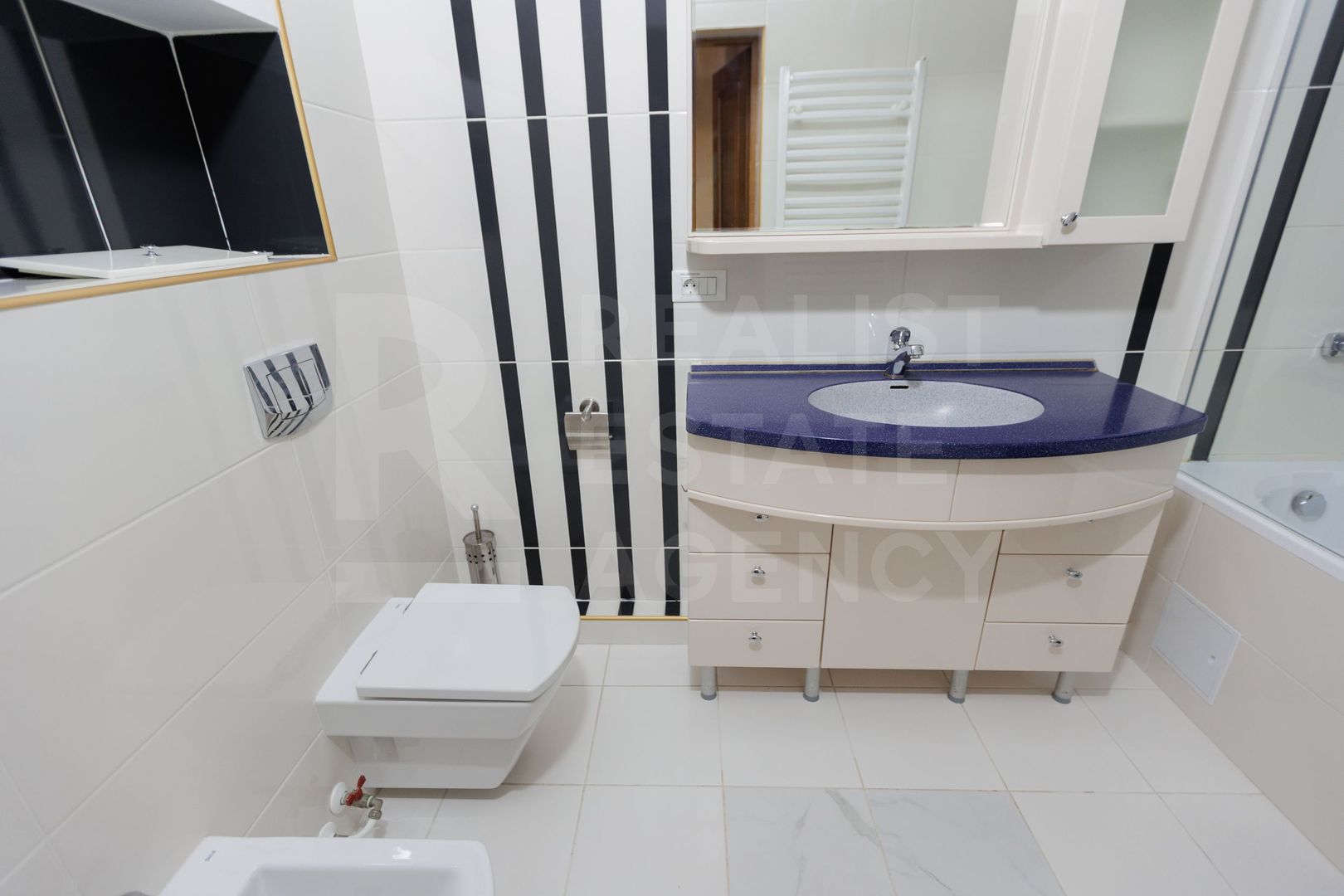 Chirie, apartament cu 4 camere, str. Petru Movilă, sectorul Centru - Poză 6