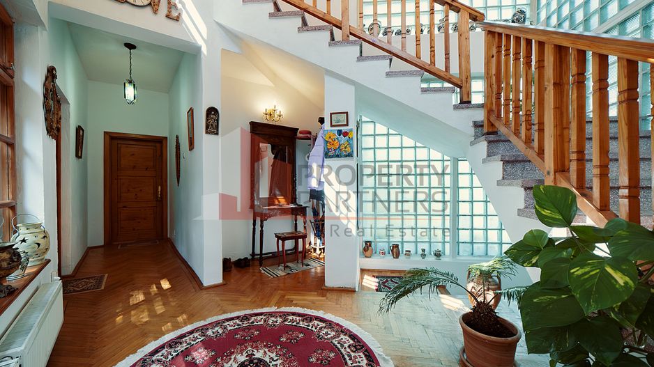 Vila superba langa Castelul Bran - Poză 8