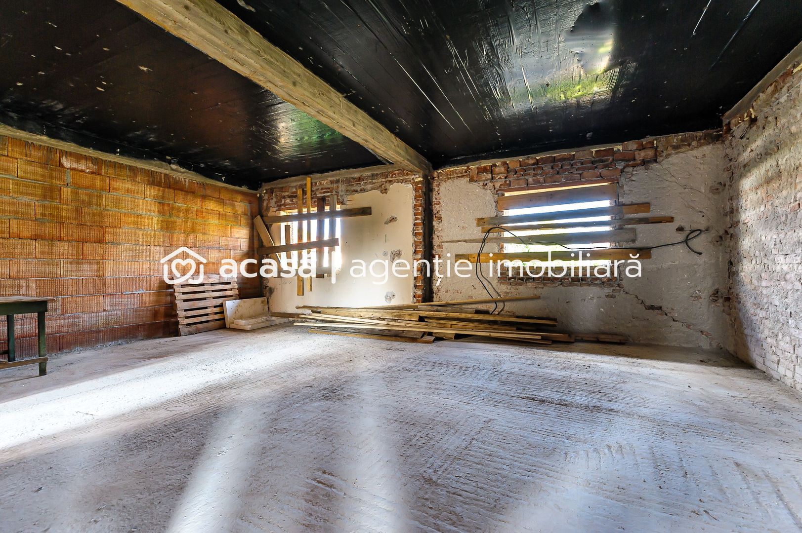 Casă la roșu în Aradul Nou. Zona Adam Müller-Guttenbrunn - Poză 5