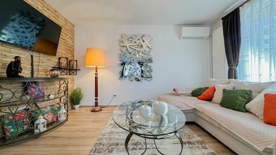 Apartament superb 2 camere + parcare Urban Coresi - Poză 12