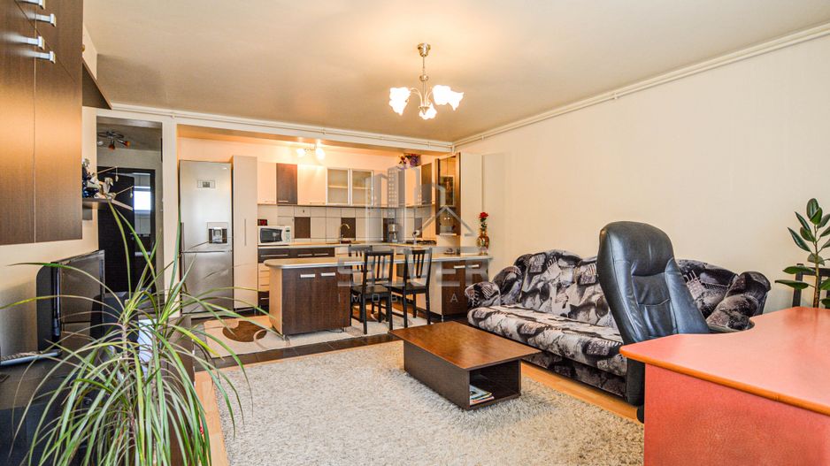 Apartament cu 3 camere + loc de parcare in Floresti, zona Teilor - Poză 2