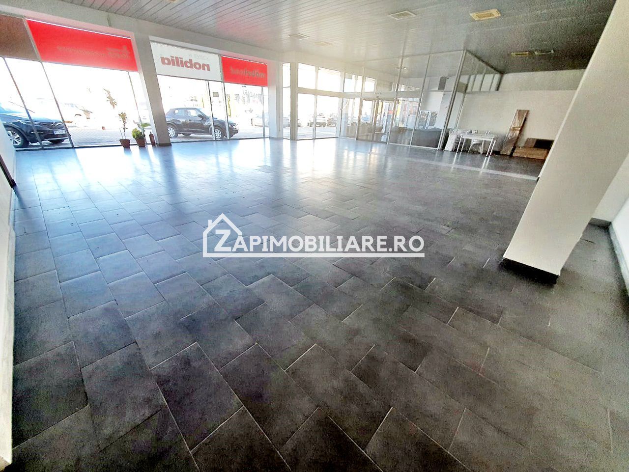 Spatiu Comercial 200 mp.2 băi,zona Ambiet cu parcare - Poză 2