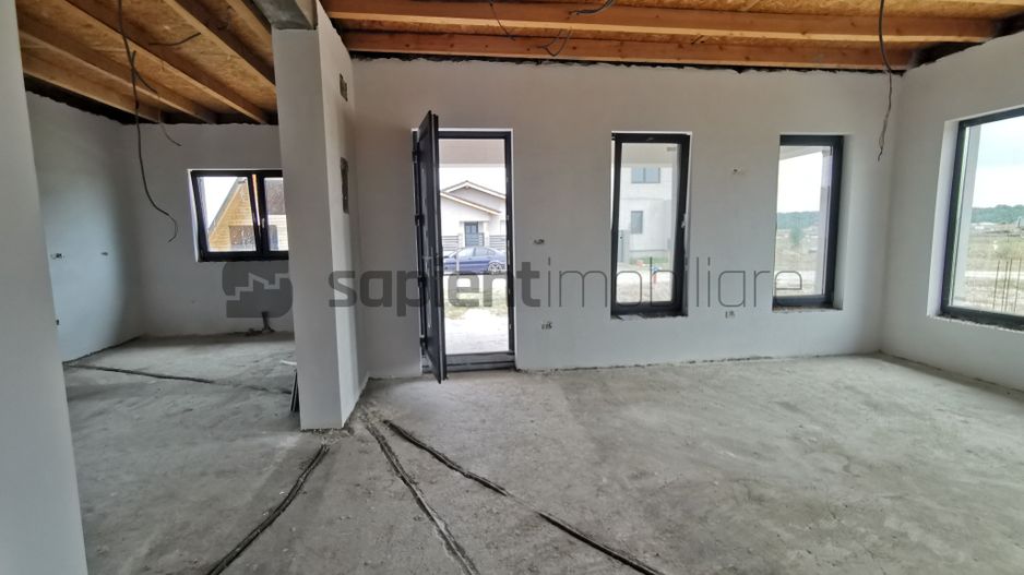 De vânzare casă cu 4 camere, la nivel semifinisat, Cihei - Poză 9