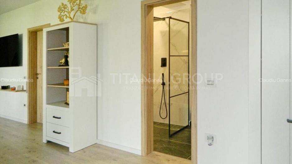 Apartament superb de 4 camere, curte proprie, zona Bartolomeu. - Poză 8