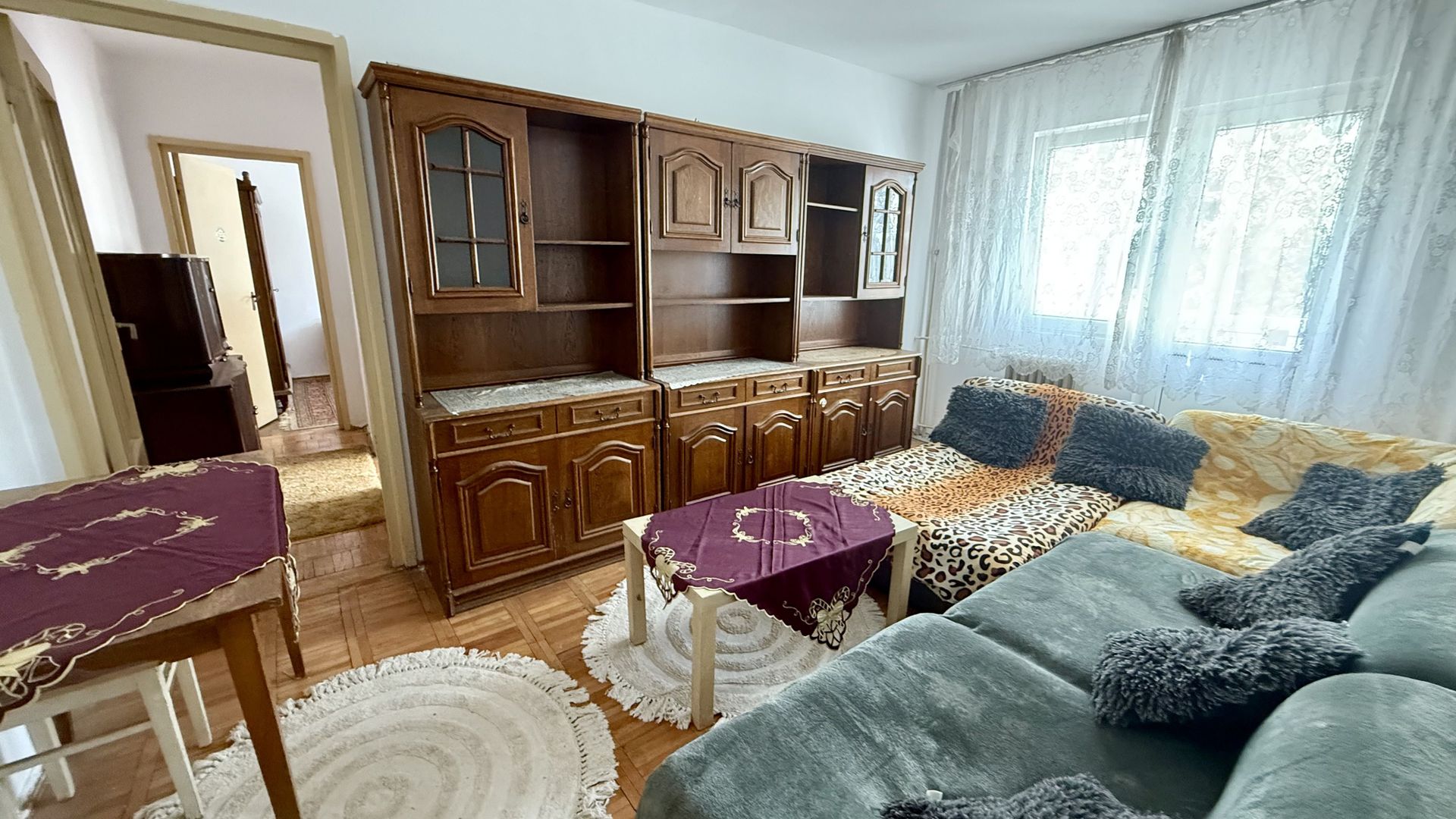 APARTAMENT 4 CAMERE - Poză 1
