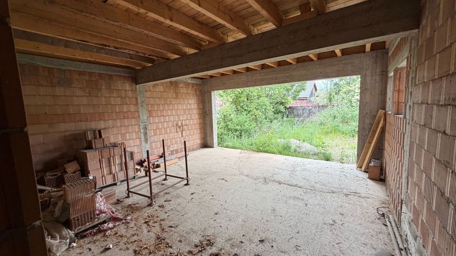 Casă de vânzare 260 mp utili + 1052 mp teren in centrul orasului Covasna - Poză 6
