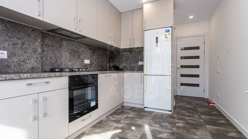 Chirie, apartament, 2 camere, strada Mihail Kogălniceanu, Centru - Poză 2