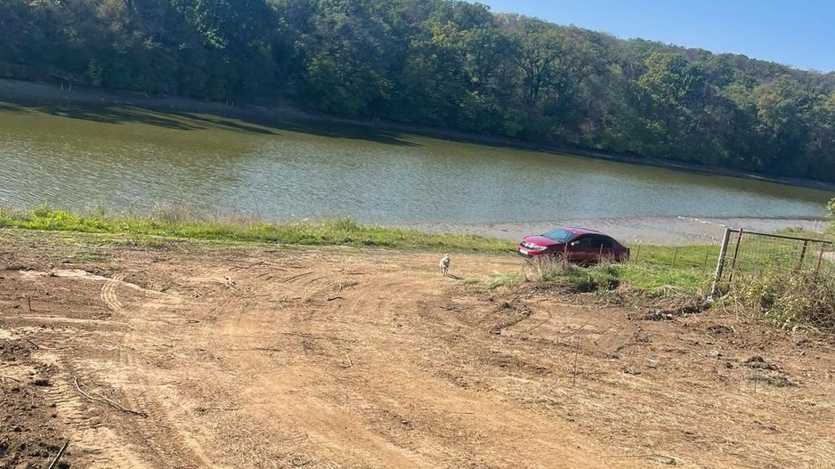 6300 mp teren Pasarea cu deschidere la lac - Poză 3