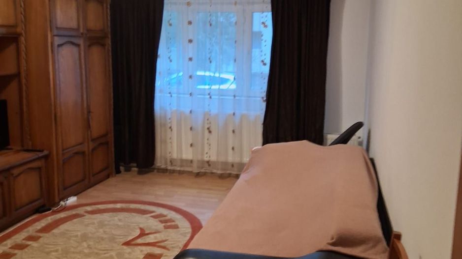 vand apartament 2 camere zona Alunisul Nou, paretr cvu terasa gaz tras - Poză 4