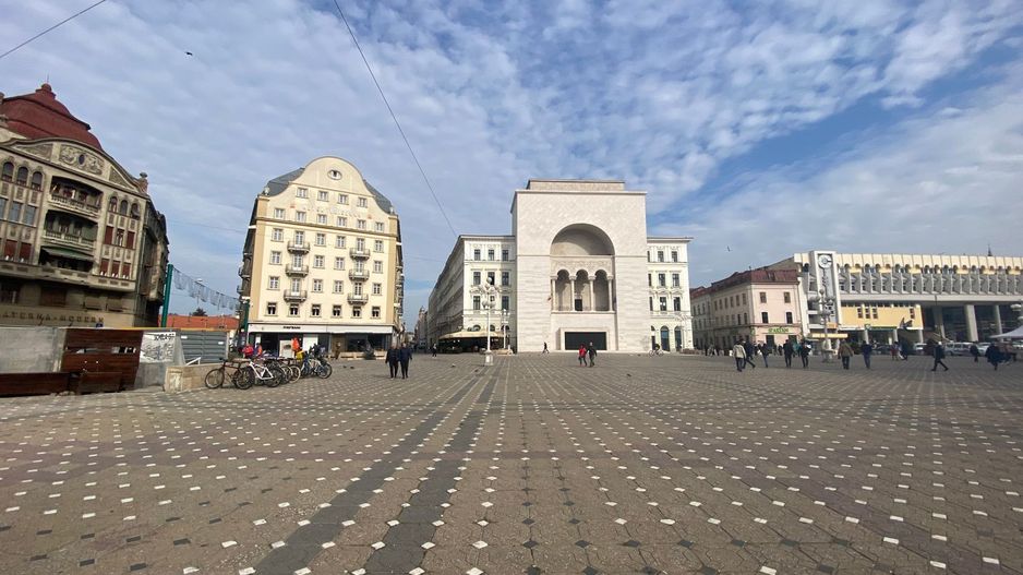 Apartament in Piata Victoriei - Poză 1