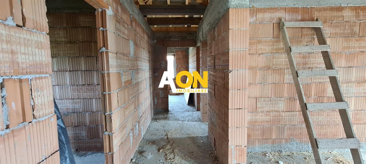 Casa la rosu cu toate utilitatile - Poză 6