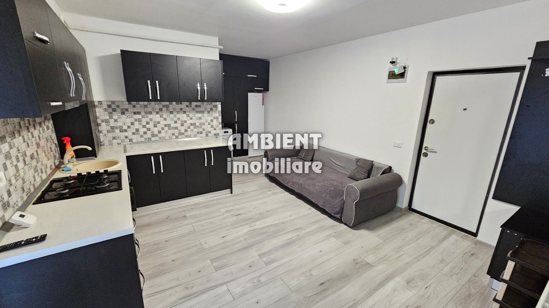 DE ÎNCHIRIAT - Apartament 2 camere,  bloc NOU,  zona GARĂ; - Poză 2